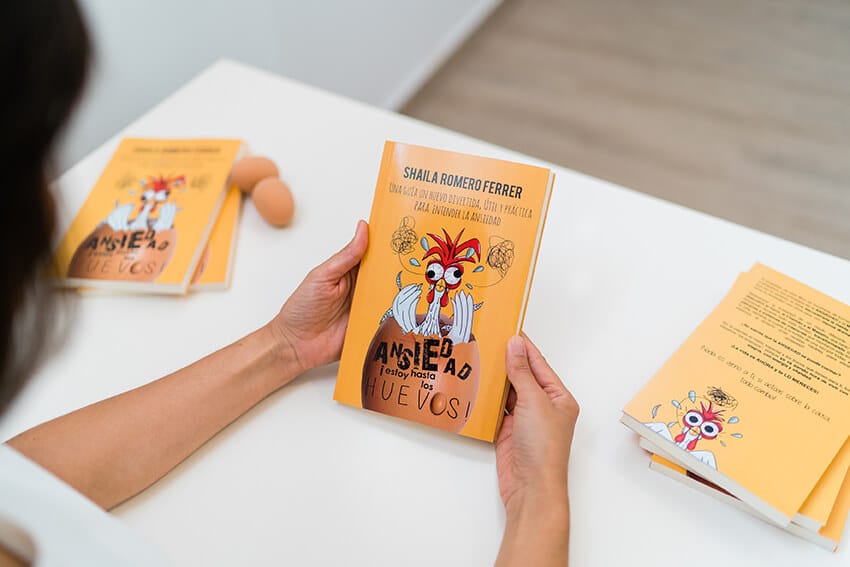 Foto detalle Libro Estoy hasta los huevos Shaila Romero